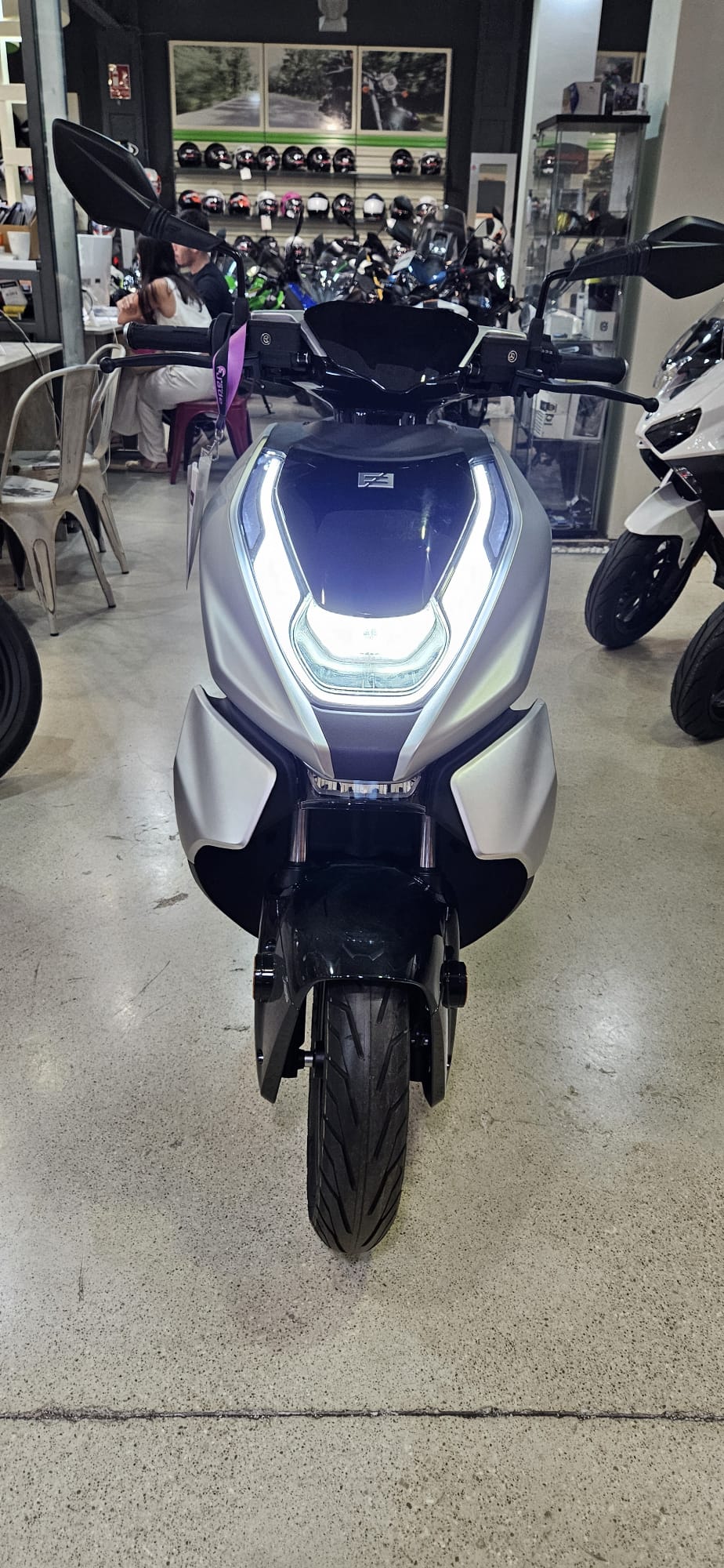 ZEEHO AE8 S+ 125 - Imagen 3