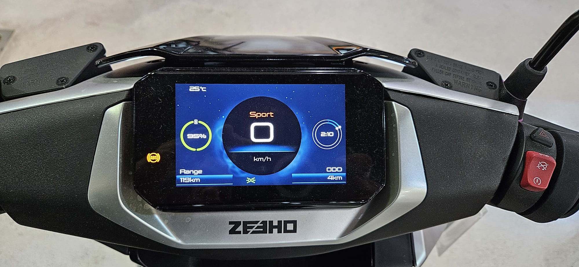 ZEEHO AE8 S+ 125 - Imagen 9