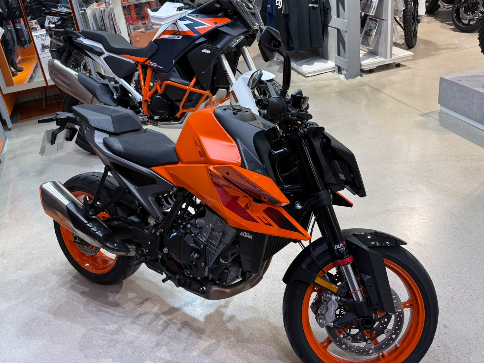 KTM DUKE 990 ´24 - Imagen 4
